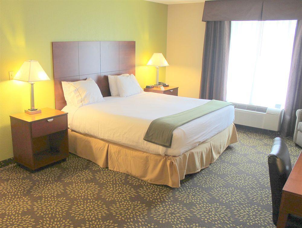 Holiday Inn Express & Suites Ripley By Ihg Exterior foto
